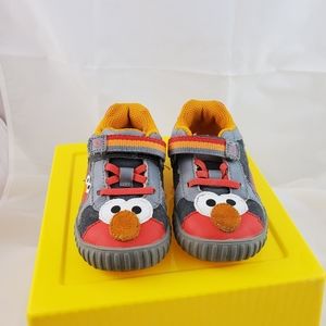 Elmo striderite walking shoes